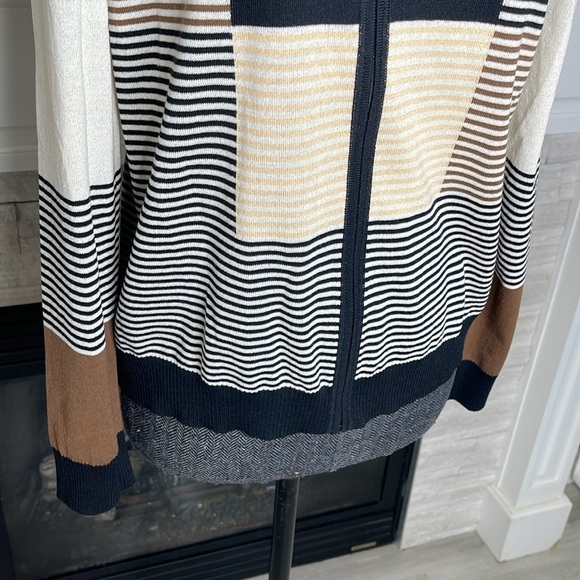 St. John colorblock zip front sweater Size Small - Picture 6 of 8